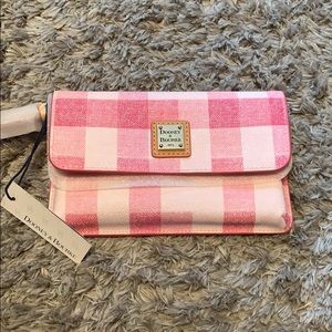 Dooney & Bourke wristlet